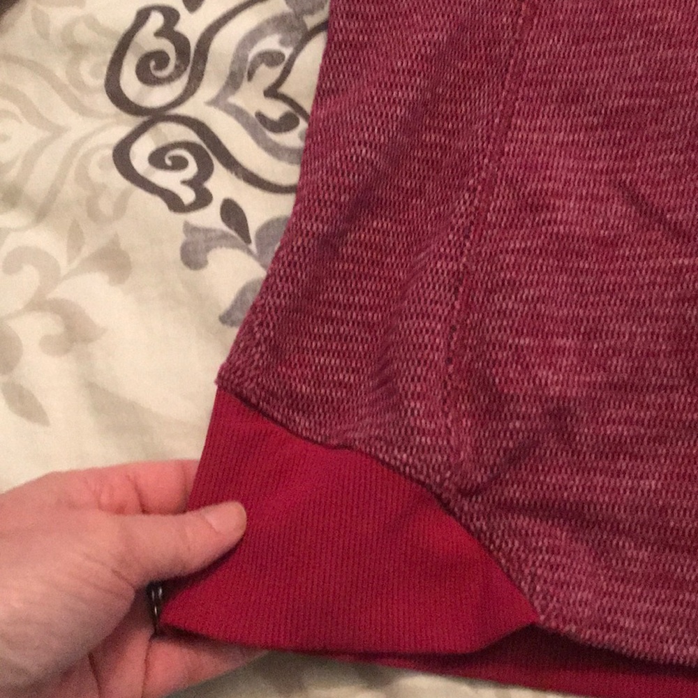 Lululemon top size 4 - Picture 3 of 4